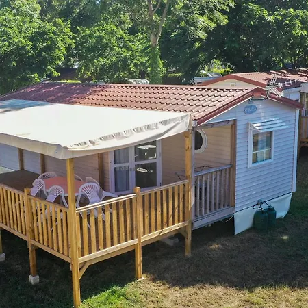 Camping Du Lac 4* فوا