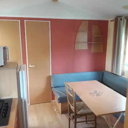 Camping Du Lac مكان تخييم فوا