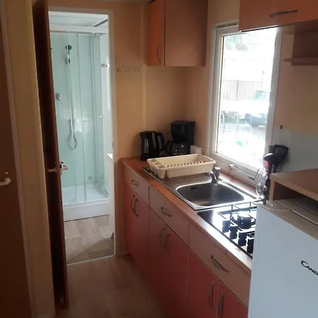 Camping Du Lac مكان تخييم