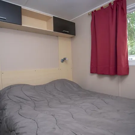 Camping Du Lac مكان تخييم فوا