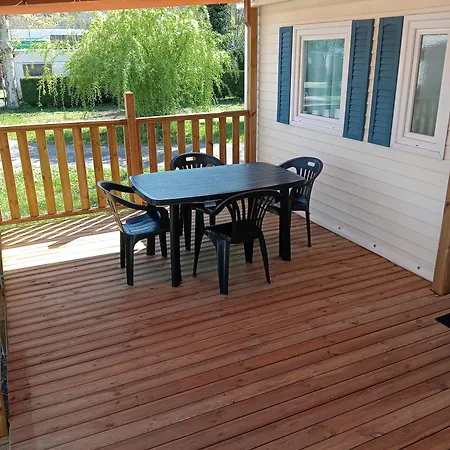 Camping Du Lac مكان تخييم فوا