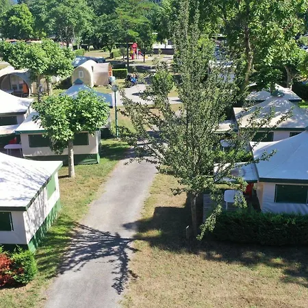 مكان تخييم Camping Du Lac